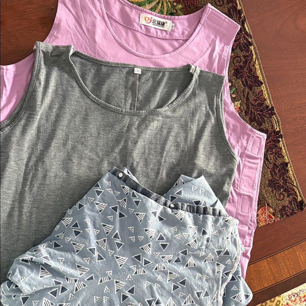 Post-Surgical Tops with Blue Geometric Hospital Gown, never worn